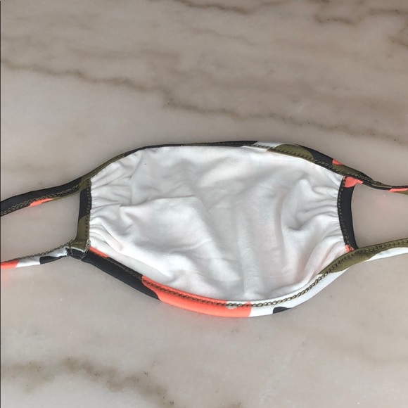 2 for 20! Camo print face mask - Picture 6 of 8